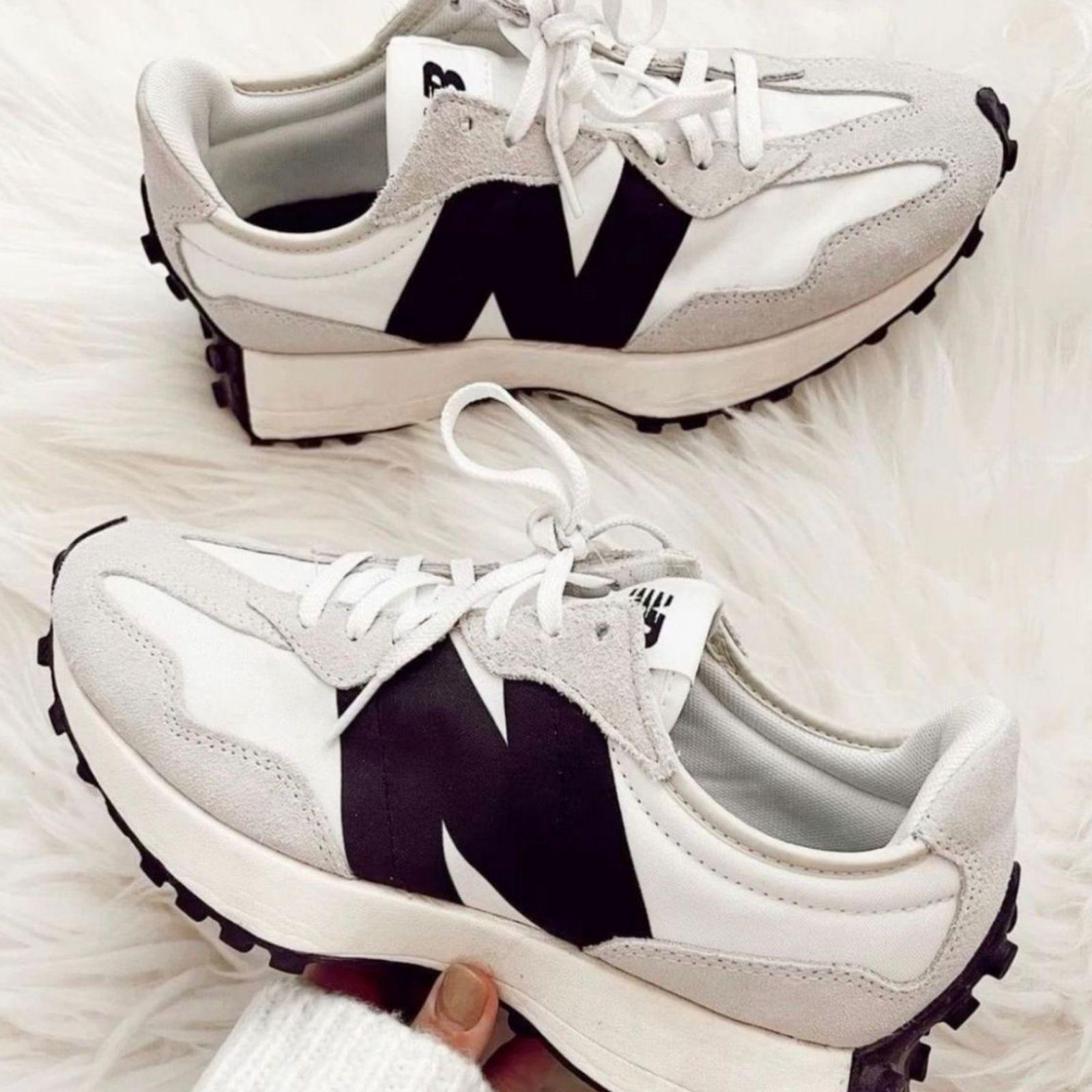 Zapatillas New Balance 327 - Blanco con logo negro