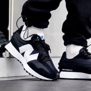 Zapatillas New Balance 327 - Blanco y negro