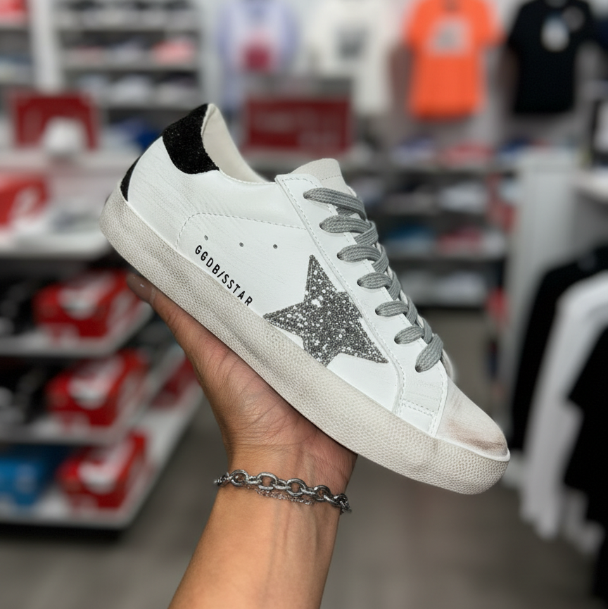 Sapatilhas Golden Goose Super-Star - Brancas com Preto Brilhante